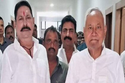 CM नीतीश से मिले अनंत सिंह,मोकामा सीट पर ठोकी दावेदारी,JDU नेता ने कसा तंज.