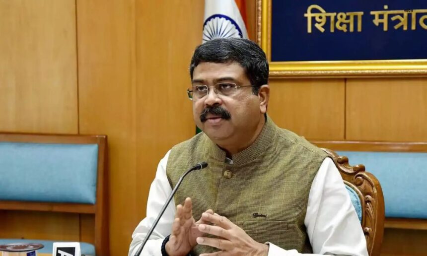 आईआईटी पटना के दीक्षांत समारोह में शामिल हुए केंद्रीय शिक्षा मंत्री धर्मेंद्र प्रधान