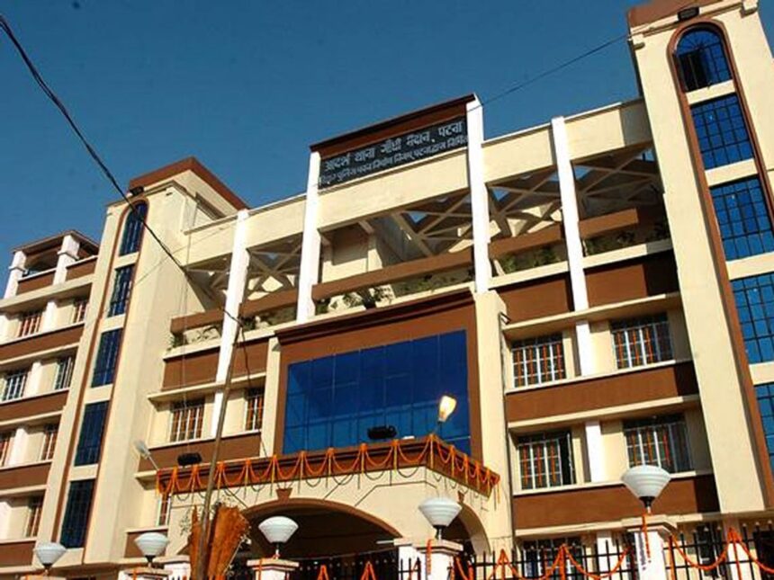 नालंदा से लापता 8 लड़कियां पटना में बरामद, रहस्य बरकरार; पुलिस कर रही पूछताछ