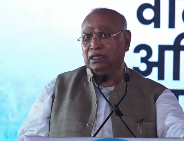 बिहार चुनाव के लिए कांग्रेस तैयार, मल्लिकार्जुन खड़गे ने प्रदेश चुनाव समिति को दी मंजूरी