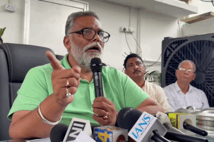 क्या तेजस्वी यादव के पास हैं दो वोटर ID? NDA ने चुनाव आयोग से पूछा- 'क्यों नहीं हो रही कार्रवाई?'