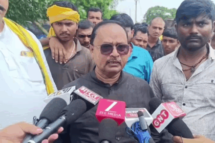 जदयू में घमासान: सांसद अजय मंडल ने विधायक गोपाल मंडल के खिलाफ FIR दर्ज कराई