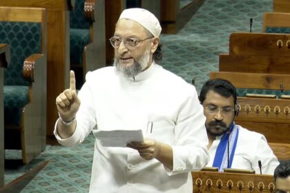 सोशल मीडिया पर वायरल हुआ ओवैसी का वीडियो, भारत-पाक मैच से पहले बढ़ी सियासी सरगर्मी...