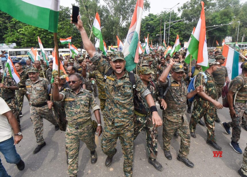 मांगों को लेकर भड़के डायल 112 ड्राइवर, दिया चक्का जाम का अल्टीमेटम...