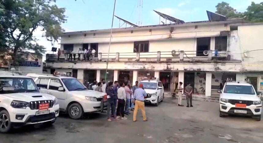 बिहार विधानसभा चुनाव में जुटा मुजफ्फरपुर प्रशासन, डीएम एसएसपी ने लिया जायजा