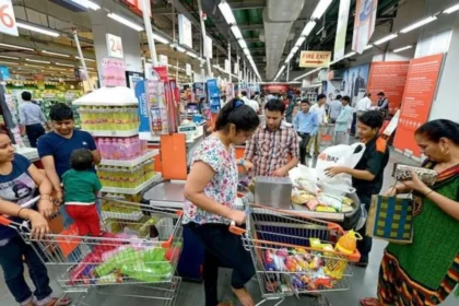 जेब पर पड़ेगा कम बोझ! कई सामानों पर घटी GST दरें...