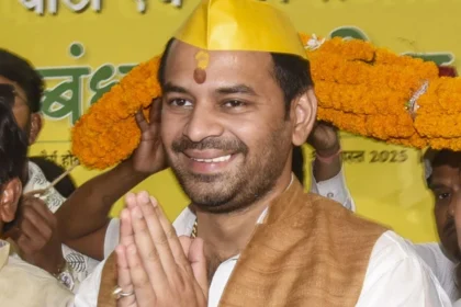 बिहार चुनाव 2025: तेज प्रताप यादव ने राजद विधायक भाई वीरेंद्र को बताया ‘गुंडामवाली’, कार्रवाई की मांग की