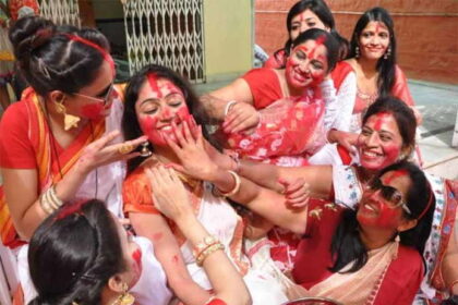 मां दुर्गा की विदाई से पहले सिंदूर खेला क्यों जरूरी है, जानिए इस रस्म का महत्व...