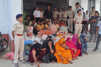 मुजफ्फरपुर में शराब तस्करी के बड़े रैकेट का भंडाफोड़, महिला गैंग सहित 11 तस्कर गिरफ्तार