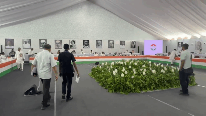 बिहार में कांग्रेस का बड़ा शक्ति प्रदर्शन: पटना में CWC की बैठक, सोनिया, राहुल, प्रियंका सहित दिग्गज नेता पहुंचे