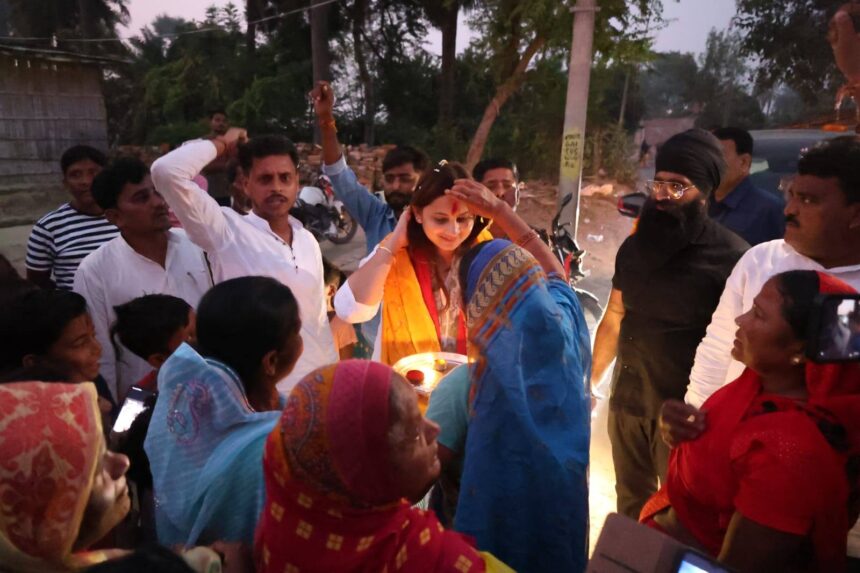 कोमल सिंह को नीतीश का आशीर्वाद, गायघाट सीट पर JDU की प्रत्याशी बनीं