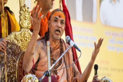 243 सीटों पर BJP के लिए चुनौती बनेगी जगद्गुरु अविमुक्तेश्वरानंद सरस्वती की पार्टी?
