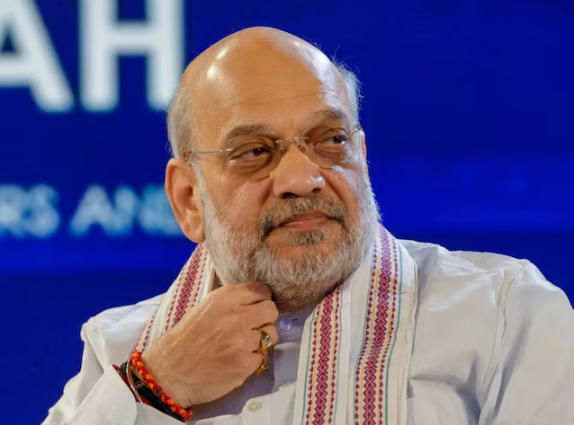 बिहार चुनाव 2025: गृहमंत्री अमित शाह पटना पहुंचे, छपरा की जनसभा से करेंगे NDA के प्रचार अभियान का शंखनाद