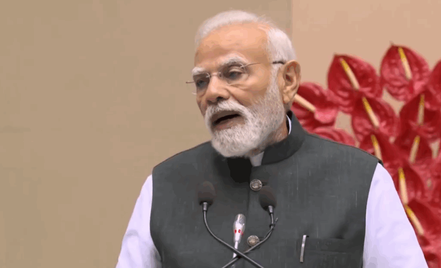 बिहार के छात्रों को पीएम मोदी का तोहफा: ब्याज-मुक्त क्रेडिट कार्ड ऋण, स्कॉलरशिप में भारी बढ़ोतरी का ऐलान; RJD पर साधा निशाना
