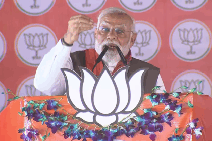 बिहार चुनाव 2025: सिवान में सबसे ज्यादा दागी उम्मीदवार, पटना-सारण दूसरे नंबर पर सिटी पोस्ट लाइव बिहार विधानसभा चुनाव 2025 के पहले चरण के लिए मैदान में उतरे उम्मीदवारों के हलफनामों का विश्लेषण चिंताजनक स्थिति सामने लाता है। असोसिएशन फॉर डेमोक्रेटिक रिफॉर्म्स (ADR) की रिपोर्ट के अनुसार, कुल 1303 उम्मीदवारों में से 423 उम्मीदवारों ने अपने खिलाफ आपराधिक मामले होने की घोषणा की है। यह आंकड़ा लगभग एक-तिहाई (32%) उम्मीदवारों का है। इनमें से 354 उम्मीदवारों पर गंभीर अपराधों के मामले दर्ज हैं। सबसे ज्यादा आपराधिक पृष्ठभूमि वाले उम्मीदवार सिवान जिले से हैं। जिलेवार आंकड़ों के अनुसार, सिवान में 32 ऐसे उम्मीदवार हैं, जबकि पटना और सारण में 31-31 उम्मीदवार मैदान में हैं। इसके अलावा मुजफ्फरपुर और दरभंगा में 29-29 उम्मीदवारों पर आपराधिक मामले दर्ज हैं। कुल मिलाकर पहले चरण की 121 सीटों में से 91 सीटों यानी लगभग 75% सीटों पर तीन या उससे अधिक दागी उम्मीदवार चुनावी मैदान में हैं। इन्हें ‘रेड अलर्ट’ वाली सीटें माना गया है। राजनीतिक दलों के स्तर पर देखें तो महागठबंधन के प्रत्याशियों में आपराधिक पृष्ठभूमि वाले उम्मीदवारों की संख्या एनडीए से अधिक है। महागठबंधन के राजद के 70 प्रत्याशियों में से 42 (60%) पर गंभीर आपराधिक मामले दर्ज हैं। कांग्रेस के 23 में से 12 (52%) उम्मीदवार, भाकपा माले (CPI-ML) के 14 में से 9 (64%) और भाकपा (CPI) के 5 में से 4 (80%) प्रत्याशी आपराधिक पृष्ठभूमि वाले हैं। माकपा (CPM) के तीनों प्रत्याशियों पर भी आपराधिक मामले दर्ज हैं। वहीं किसी विशेष विधानसभा सीट की बात करें तो मुजफ्फरपुर जिले की कुढ़नी विधानसभा सीट पर सबसे ज्यादा आपराधिक पृष्ठभूमि वाले उम्मीदवार मैदान में हैं। यह रिपोर्ट चुनाव प्रक्रिया और लोकतंत्र की पारदर्शिता के दृष्टिकोण से गंभीर सवाल खड़े करती है। बिहार के पहले चरण के चुनाव में यह आंकड़ा दर्शाता है कि चुनावी हिंसा और अपराध से जुड़े मुद्दे जनता के लिए अहम विषय बने रहेंगे।