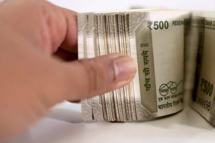 बिहार में प्रति व्यक्ति आय कम होने के बावजूद विधायकों पर बेहिसाब खर्च, 80% करोड़पति