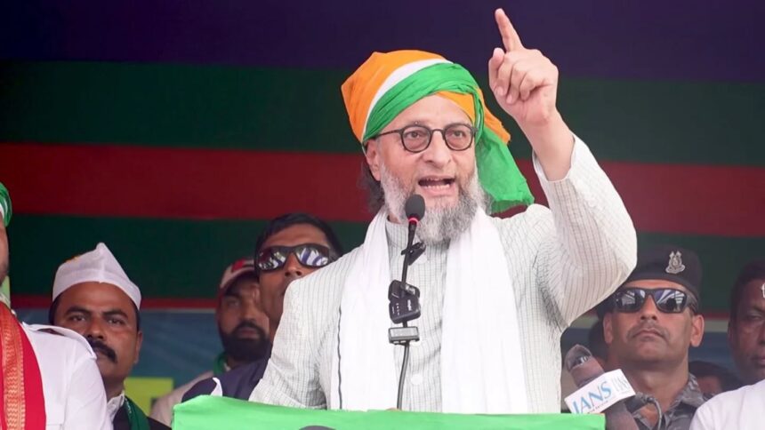 मुंगेर में लालू-तेजस्वी के MY समीकरण पर दागा निशाना, बोले- 17% मुसलमान CM क्यों नहीं बन सकता?