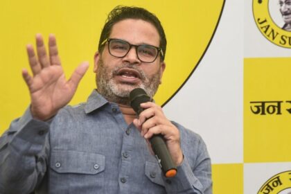 प्रशांत किशोर: बगहा से शुरू किया 'बिहार नवनिर्माण अभियान', नीतीश सरकार की घेराबंदी को तैयार 'जन सुराज'