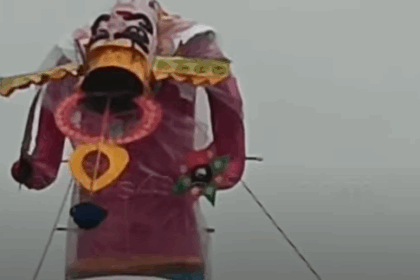 पटना के गांधी मैदान में रावण वध कार्यक्रम पर बारिश का कहर, दशानन का सिर टूटकर लटका; दर्शक हुए निराश