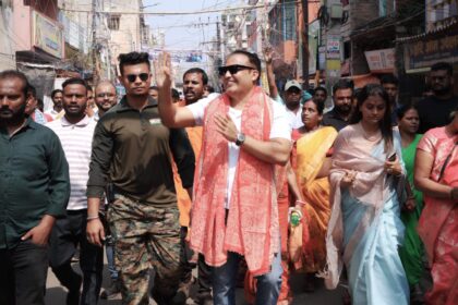 शिवदीप लांडे ने जमालपुर से भरा नामांकन, पत्नी डॉ. ममता के साथ मांगी जनता की अदालत में सेवा की अनुमति