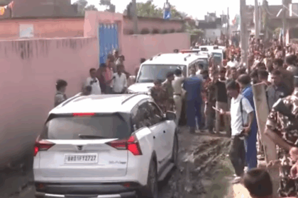लखीसराय में डिप्टी सीएम विजय सिन्हा के काफिले पर हमला, फेंके गए पत्थर और गोबर; चुनाव आयोग का DGP को कड़ा निर्देश