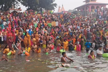 कार्तिक पूर्णिमा 2025: आस्था का सैलाब बना मुसीबत, पटना में लगा भीषण ट्रैफिक जाम; घंटों ठप रही राजधानी की रफ्तार