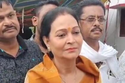 स्ट्रांग रूम पर सियासी संग्राम! CCTV बंद मिलने पर अनु शुक्ला ने जताई नाराज़गी, प्रशासन से मांगा जवाब...