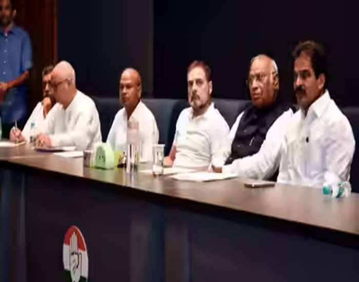 बिहार की हार से अभी भी राहुल अनजान- बोले- सिर्फ 6 विधायक, बाकि कहाँ हैं….