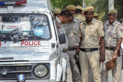 दिल्ली: अवैध हथियारों का जखीरा बरामद, कुख्यात तस्कर गिरफ्तार