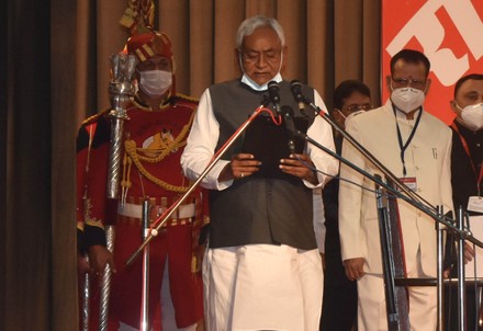 बिहार की राजनीति में सस्पेंस बरकरार: जदयू के पोस्टर से नीतीश कुमार के CM बनने की अटकलें तेज!