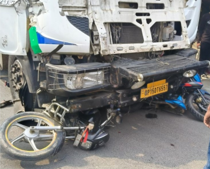 मोतिहारी में रफ्तार का कहर: बेकाबू ट्रक ने 6 गाड़ियों को रौंदा, 5 लोगों की मौके पर दर्दनाक मौत, हाइवे पर मचा कोहराम
