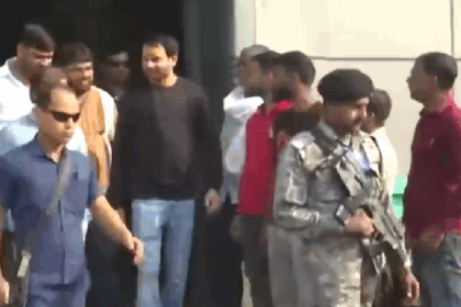 आरजेडी में घमासान के बीच सियासी हलचल तेज: हार के बाद एक्टिव हुए तेज प्रताप यादव से क्यों मिले NDA के बड़े नेता?