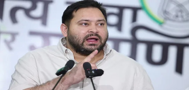 बिहार में सियासी उबाल: तेजस्वी यादव ने पटना में बुलाई राजद की 'महाबैठक' कर्पूरी ठाकुर के बहाने अति-पिछड़ा वोट बैंक पर नजर!
