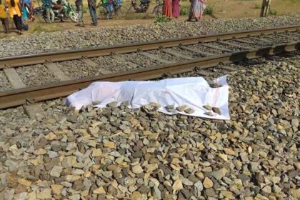वैशाली में रेलवे ट्रैक पर मिला युवक का सिर कटा शव, हत्या या ट्रेन हादसा? पुलिस जांच में जुटी