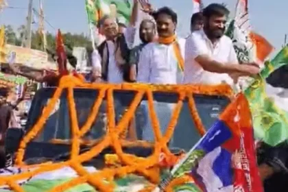 बेतिया में कन्हैया कुमार और पवन खेड़ा का दमदार रोड शो, ओशी अहमद के लिए मांगे वोट...