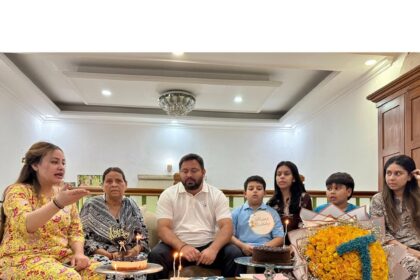 तेजस्वी यादव का 37वां जन्मदिन: राजद कार्यालय में 36 पौंड का केक और 'मुख्यमंत्री' वाले पोस्टर, कार्यकर्ताओं में भारी उत्साह
