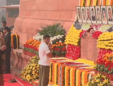 संसद पर आतंकी हमले की 24वीं बरसी: पीएम मोदी, राहुल गांधी और अन्य नेताओं ने शहीदों को दी श्रद्धांजलि