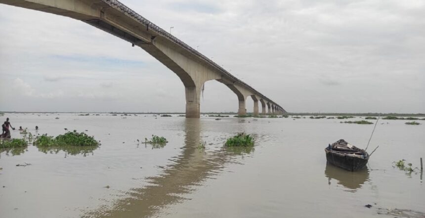 भागलपुर में रील बनाने के दौरान पैर फिसलने से गंगा में डूबा छात्र, SDRF की टीम तलाश में जुटी