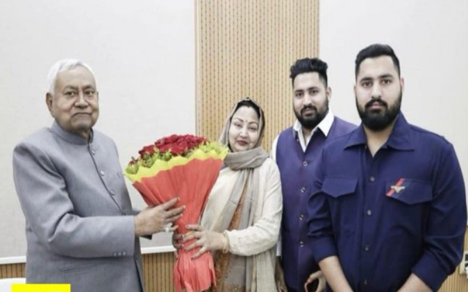 नीतीश कुमार से मिले अनंत सिंह के बेटे, क्या अंकित-अभिषेक की होगी औपचारिक सियासी एंट्री?