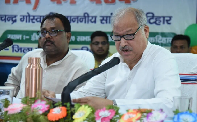 बिहार में महागठबंधन पर मंडराए संकट के बादल: कांग्रेस नेता का बड़ा बयान, बोले- 'RJD से अलग हो जाना ही बेहतर'