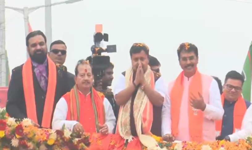 भाजपा के राष्ट्रीय कार्यकारी अध्यक्ष नितिन नवीन का स्वागत, जाम में फंसे उपमुख्यमंत्री और मंत्री पैदल पहुंचे एयरपोर्ट
