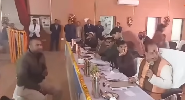 विजय सिन्हा के तेवर : "रिटायर हों या कहीं और जाएं, श्मशान तक पीछा करूँगा", पूर्णिया में मंत्री की दो टूक