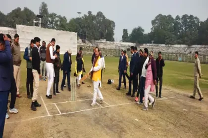 मोइनुल हक स्टेडियम में सियासी क्रिकेट! खेल मंत्री ने विजय सिन्हा को किया आउट...