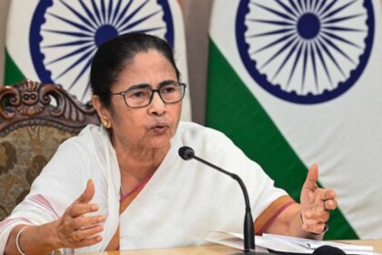 I-PAC छापेमारी मामला: हाई कोर्ट में बढ़ी कानूनी रार, ED ने की सुनवाई रोकने की मांग, ममता बनर्जी पक्ष ने किया कड़ा विरोध