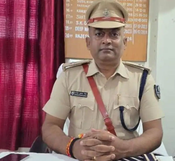 खाकी वर्दी में डाकू : थाने में रची गई ₹1.44 करोड़ की डकैती, SHO गिरफ्तार, 6 पुलिसकर्मी फरार