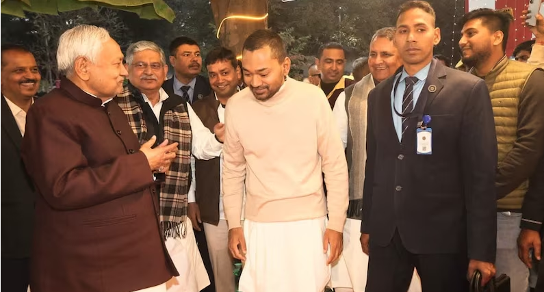 सियासत से दूर रहने वाले निशांत कुमार अब 'लाइमलाइट' में, क्या जेडीयू में होने जा रहा है कोई बड़ा बदलाव?...