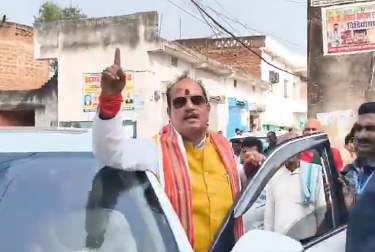 डिप्टी CM से पंगा पड़ा भारी! लखीसराय SP अजय कुमार की हुई छुट्टी, विजय सिन्हा ने चुनाव में सरेआम लगाई थी फटकार