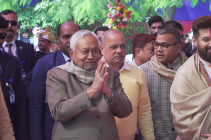 मकर संक्रांति पर सीएम नीतीश कुमार ने चिराग और चेतन आनंद के यहां दही-चूड़ा भोज में लिया भाग, रामविलास पासवान को दी श्रद्धांजलि