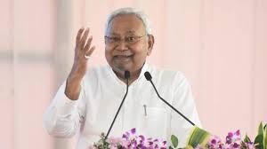 नीतीश सरकार का बड़ा तोहफा: बुजुर्गों को नहीं काटने होंगे दफ्तर के चक्कर, अब घर बैठे होगी जमीन-फ्लैट की रजिस्ट्री...