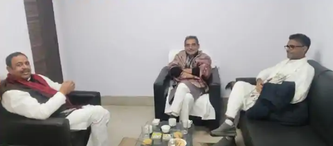 टूटना तो दूर, और मजबूत हुए कुशवाहा! पटना आवास की इन तस्वीरों ने बिहार की राजनीति में मचाई खलबली…